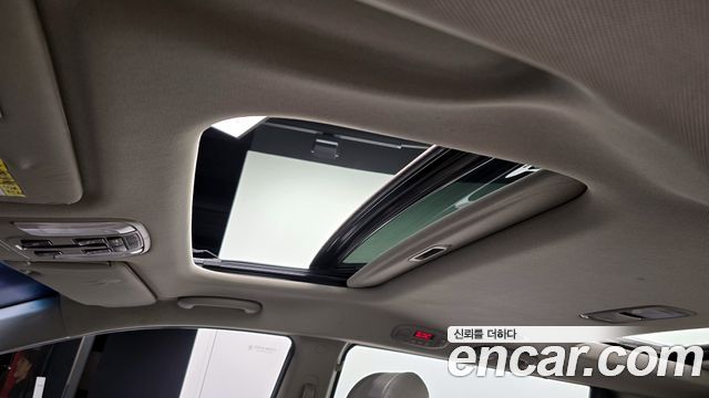 Kia Canival 2016 — photo 17