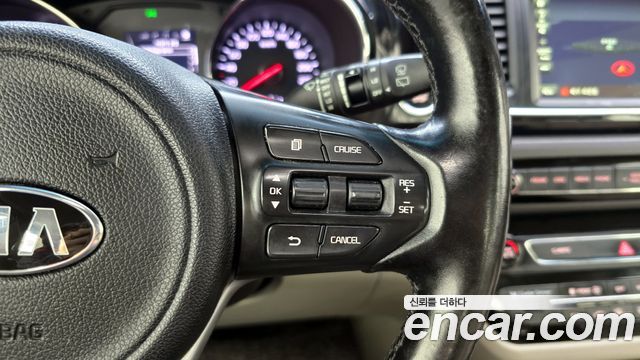 Kia Canival 2016 — photo 19
