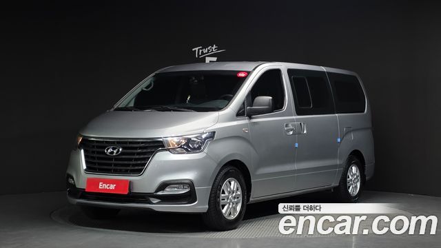 Hyundai Starex 2018 — photo 1