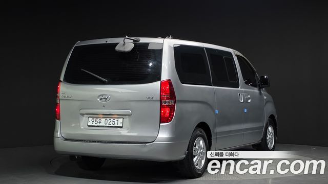 Hyundai Starex 2018 — photo 2