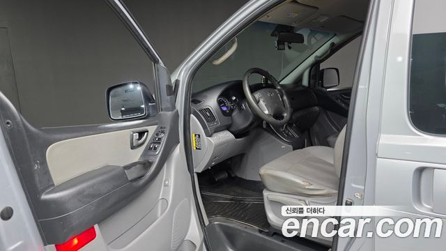 Hyundai Starex 2018 — photo 11
