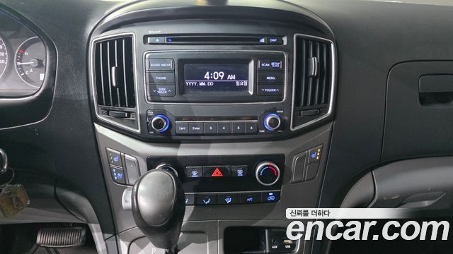 Hyundai Starex 2018 — photo 16