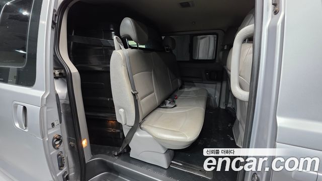 Hyundai Starex 2018 — photo 19