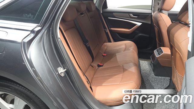 Audi A6 2021 — photo 11
