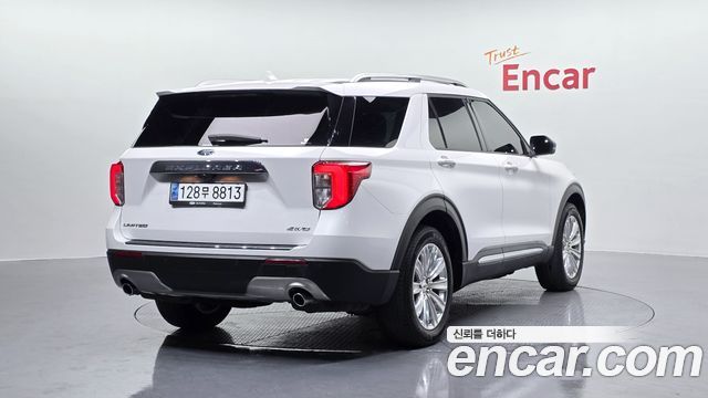 Ford Explorer 2021 — photo 2