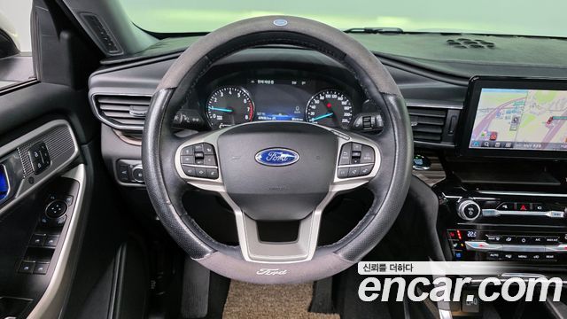 Ford Explorer 2021 — photo 13