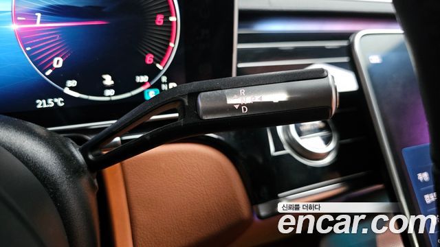 Mercedes-Benz S-Class 2023 — photo 9