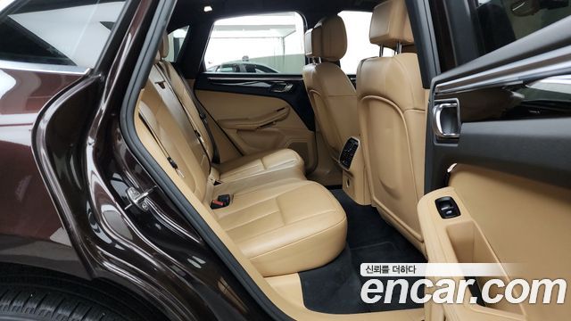 Porsche Macan 2017 — photo 12