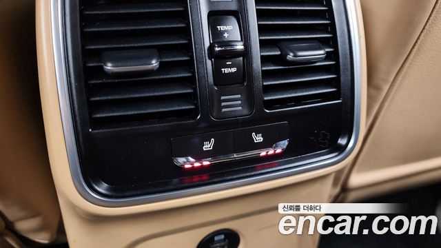 Porsche Macan 2017 — photo 19