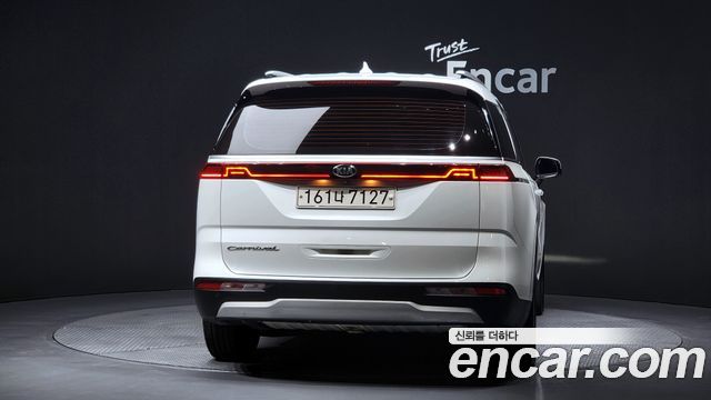 Kia Canival 2021 — photo 4