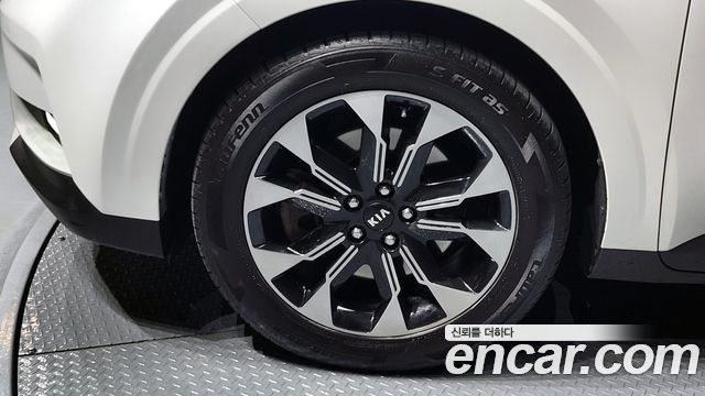 Kia Canival 2021 — photo 5