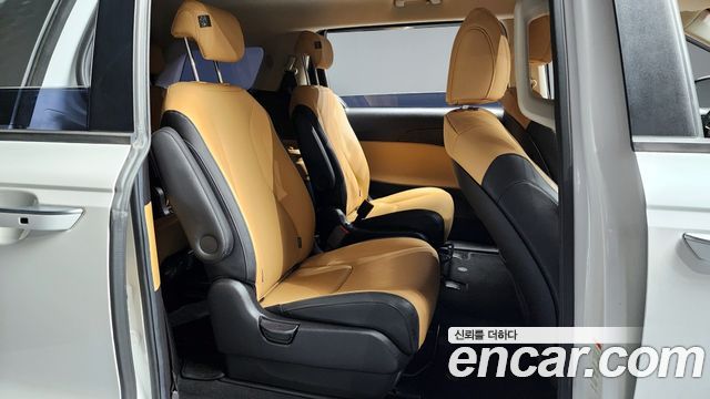Kia Canival 2021 — photo 12