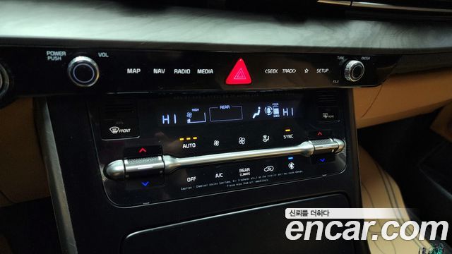 Kia Canival 2021 — photo 16