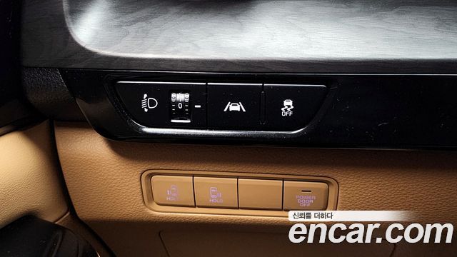 Kia Canival 2021 — photo 17