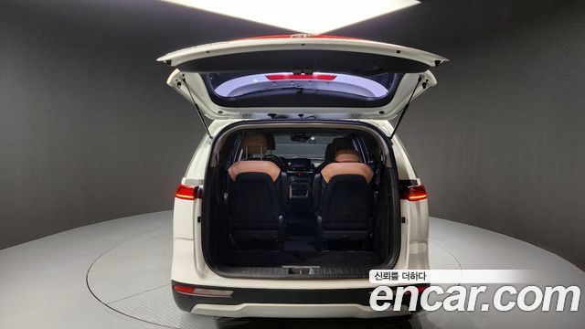 Kia Canival 2021 — photo 20