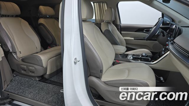 Kia Canival 2022 — photo 10