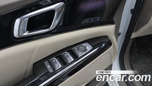 Kia Canival 2022 — photo 17