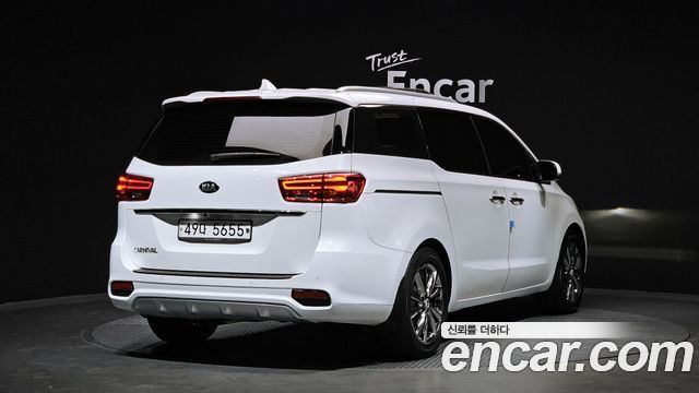 Kia Canival 2019 — photo 2