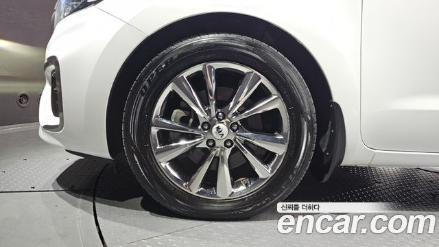 Kia Canival 2019 — photo 5