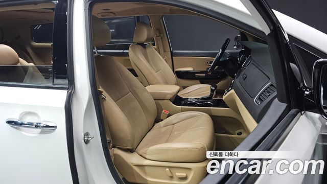 Kia Canival 2019 — photo 10