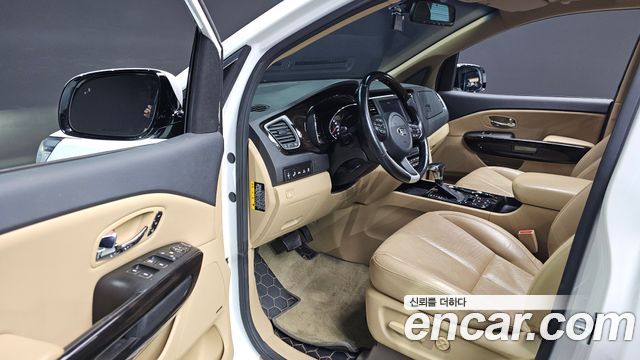 Kia Canival 2019 — photo 11
