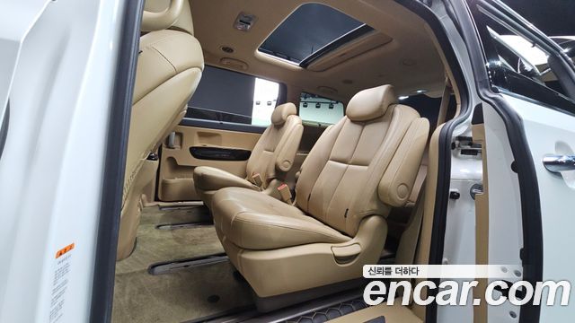 Kia Canival 2019 — photo 12