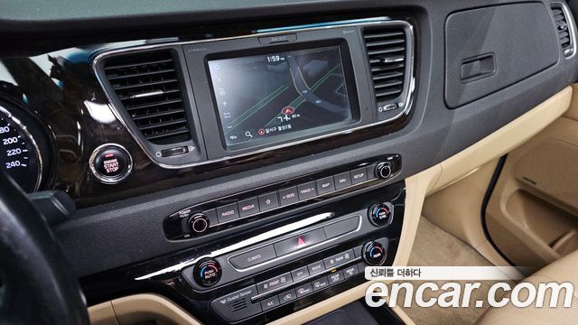 Kia Canival 2019 — photo 16