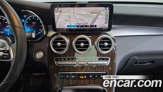 Mercedes-Benz GLC-Class 2021 — photo 14