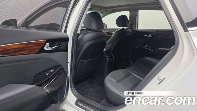Kia K7 2016 — photo 17