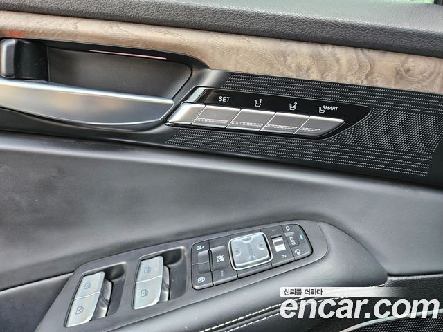 Genesis G90 2019 — photo 16