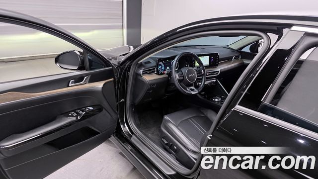 Kia K5 2023 — photo 10