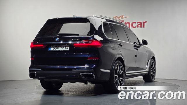 BMW X7 2022 — photo 2