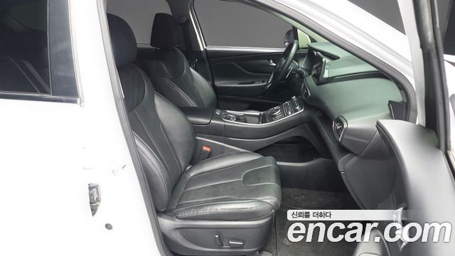 Hyundai Santafe 2023 — photo 11