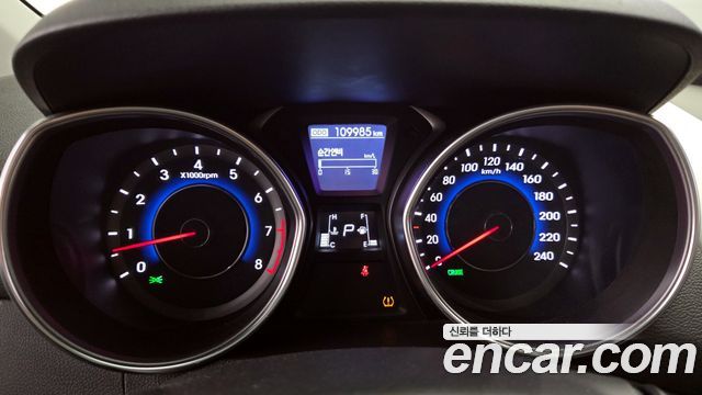 Hyundai AVANTE 2014 — photo 8