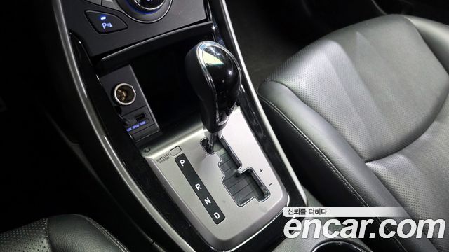 Hyundai AVANTE 2014 — photo 9