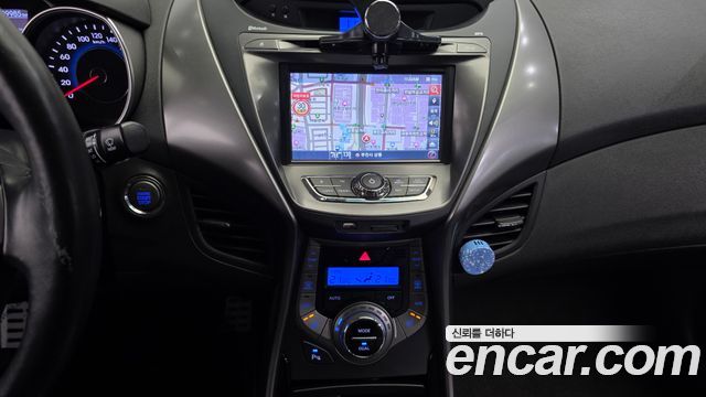 Hyundai AVANTE 2014 — photo 14