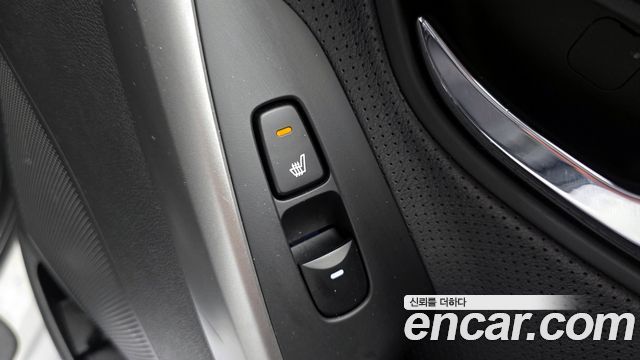 Hyundai AVANTE 2014 — photo 18