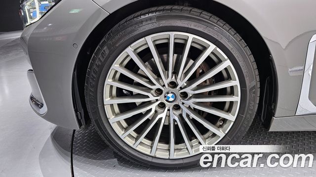 BMW 7-Series 2021 — photo 5
