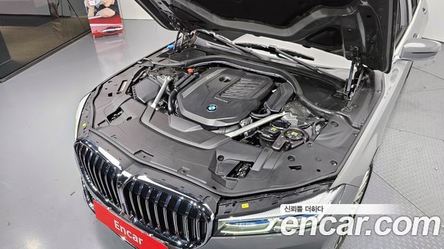 BMW 7-Series 2021 — photo 6