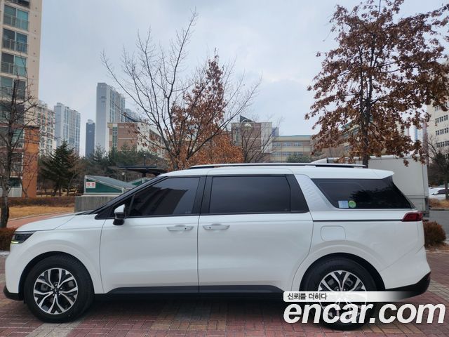 Kia Canival 2022 — photo 2