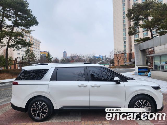 Kia Canival 2022 — photo 4