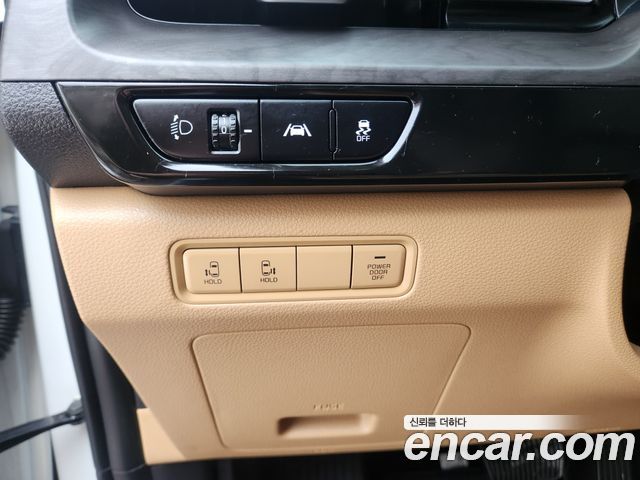 Kia Canival 2022 — photo 11