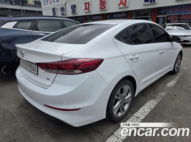 Hyundai AVANTE 2018 — photo 6