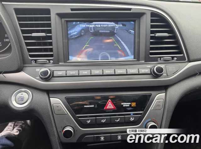Hyundai AVANTE 2018 — photo 9