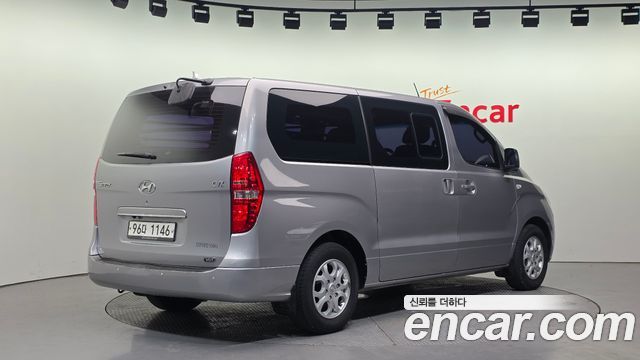 Hyundai Starex 2012 — photo 2