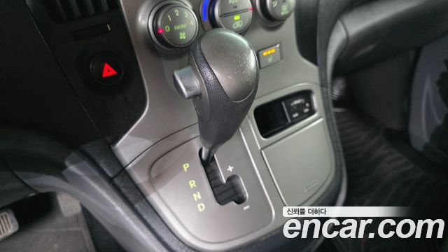 Hyundai Starex 2012 — photo 9