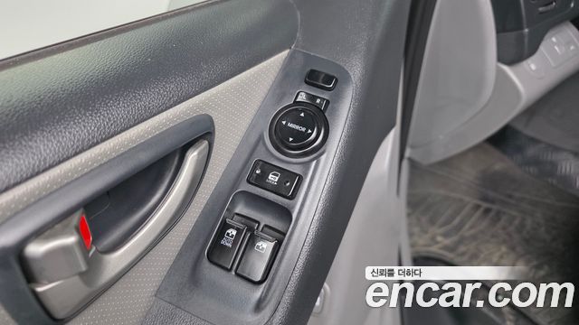 Hyundai Starex 2012 — photo 12