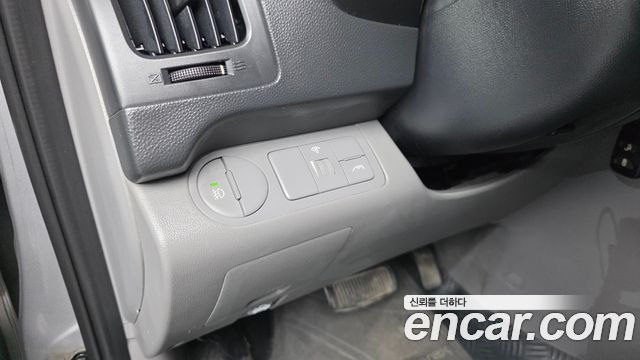 Hyundai Starex 2012 — photo 13