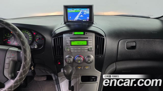 Hyundai Starex 2012 — photo 15