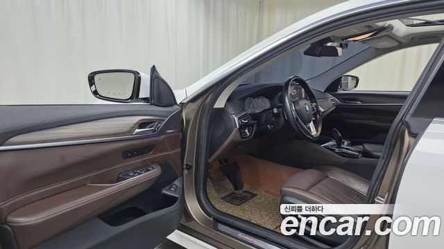 BMW Gran Turismo 2019 — photo 10